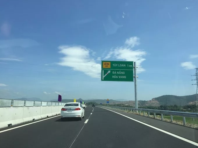 Xây_dựng_đường_cao_tốc_Đà_nẵng__quảng_ngãi_di_dời_tuyến_đường_điện_500kv